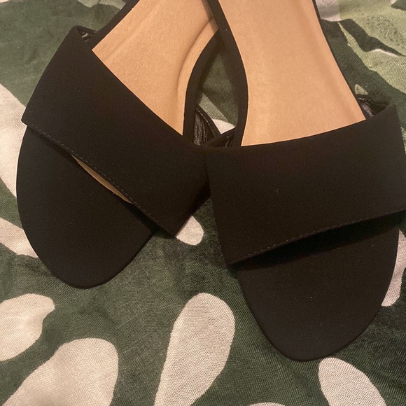 Sandals - Picture 3 of 3